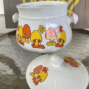 Vintage Kitchen - Sealy Stonewear Ceramic Merry Mushroom Fondue Pot Vintage Kitchen - Sealy Stonewear Ceramic Merry Mushroom Fondue Pot